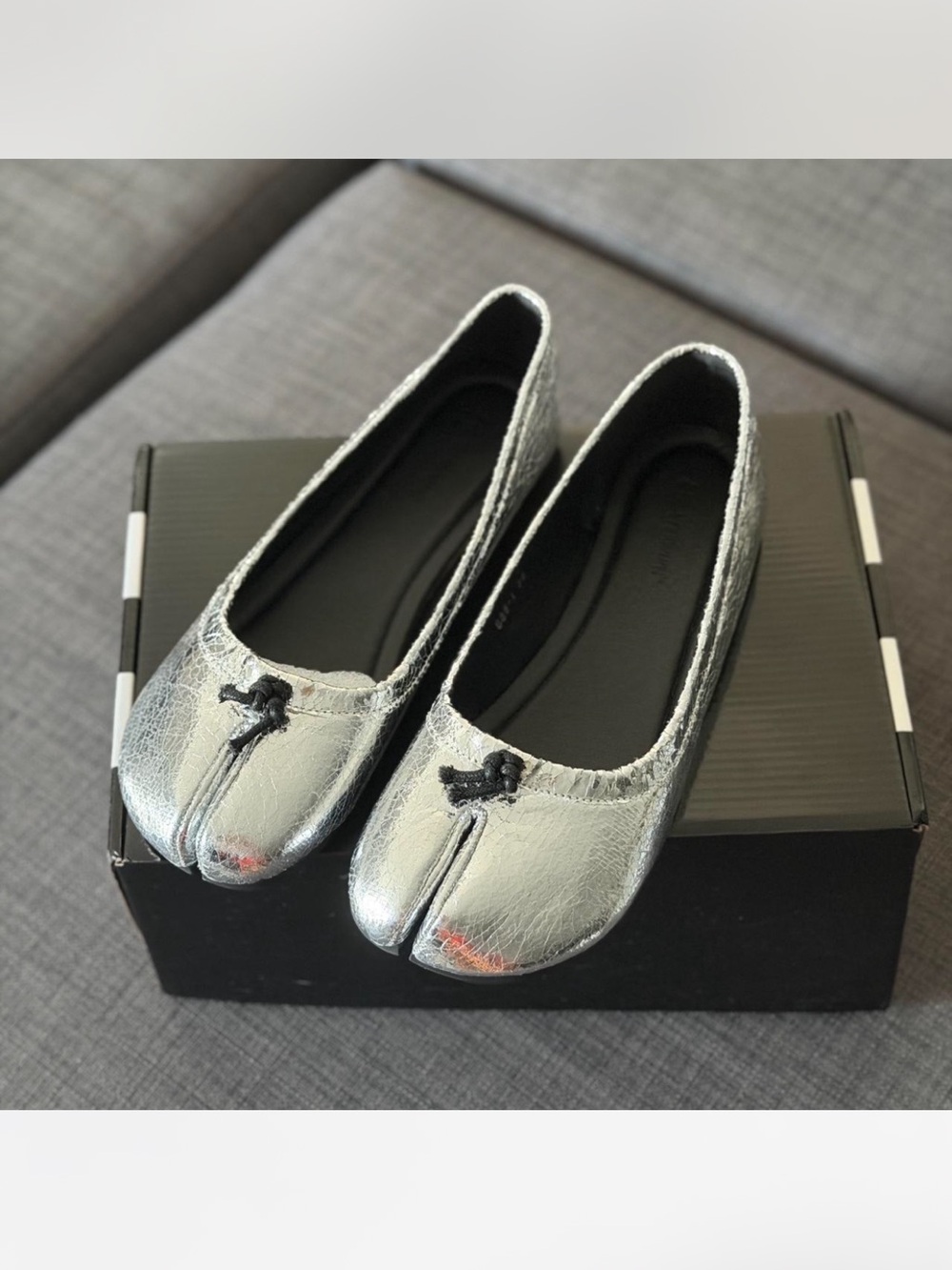 Metallic Silver Women's Split-Toe Ballet Flats Tabi